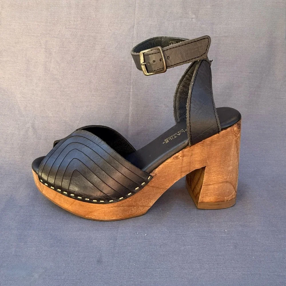 Very Volatile Leominster Platform Sandals Women’s Size 6 Black Leather # 551172 - Picture 1 of 7